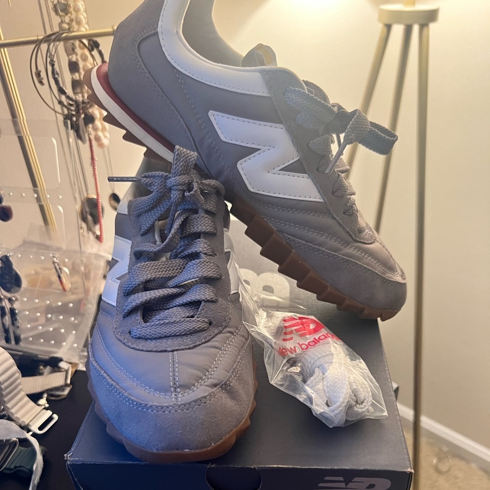 Mens New Balance RC30